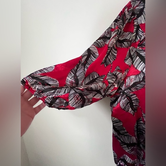 Stunning Laura plus 24W Satin shirt. Unbelievably beautiful piece​​ - Picture 3 of 9